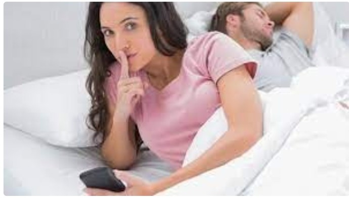 Çiftler birbirlerinin telefonunu alıp bakabilir mi?