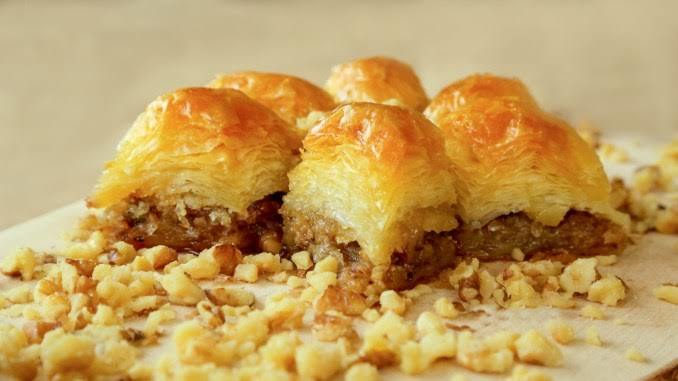 Bir oturuşta kaç dilim baklava yersiniz?