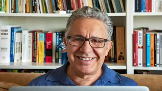 "Yazdığı bütün kitapları okurum" dediğiniz bir yazar var mı?