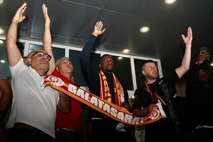Zaha sürpriz bir şekilde Galatasaray’a transfer oldu! Bu transferi nasıl yorumluyorsunuz?