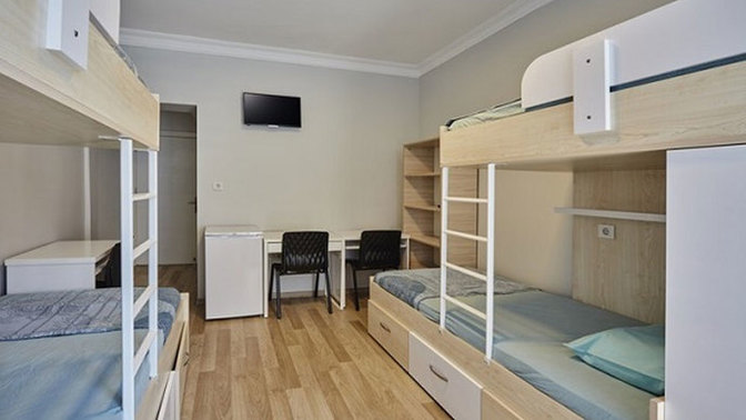 KYK yurtları çok sıkıcı gözüküyor, sadece yatakla masa var. Burası sadece uyumak için mi?