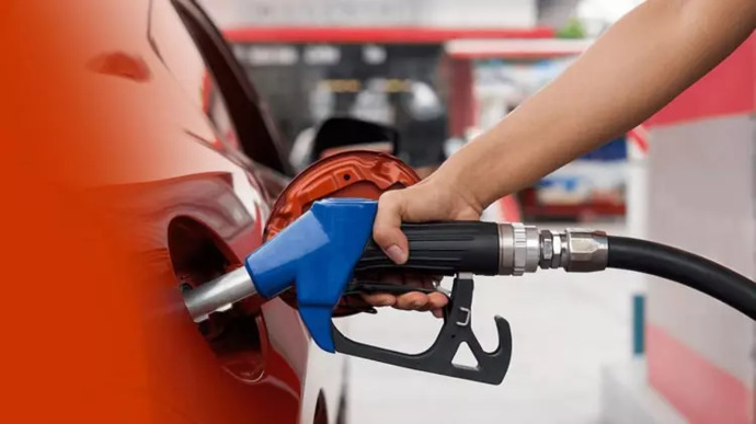 Benzine 2 lira zam geldi. Zamlara artık şaşırıyor musunuz?