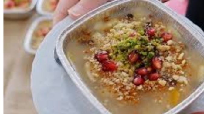 Aşure seviyor musunuz? Yapıp dağıttınız mı?