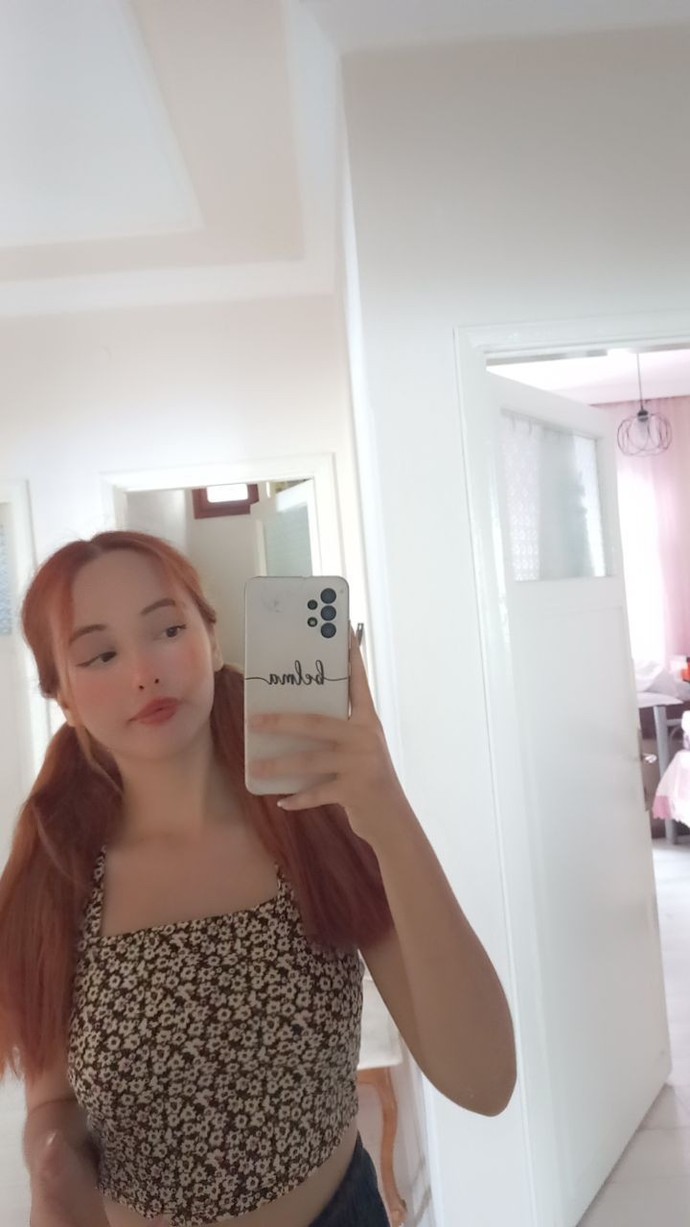 Saçımı daha koyu yaptım, olmuş mu?