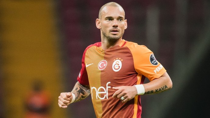 Size göre hangisi daha iyi: Alex mi, Sneijder mi?