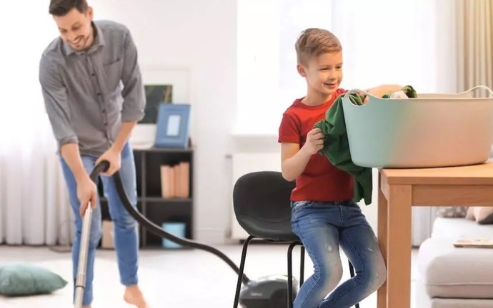 Çocuklar evde iş yapmalı mı?