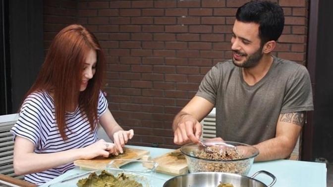 Yemek yapmayı bilmiyorum. Ev yemeği alsam kocam anlar mı?