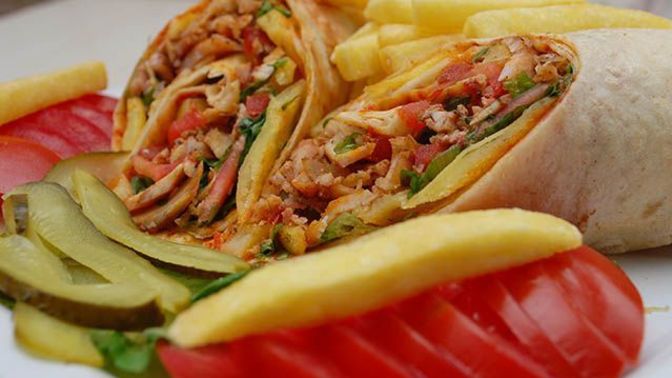Bir öğrencinin tavuk dönere 150 TL vermesi saçma mı olur?