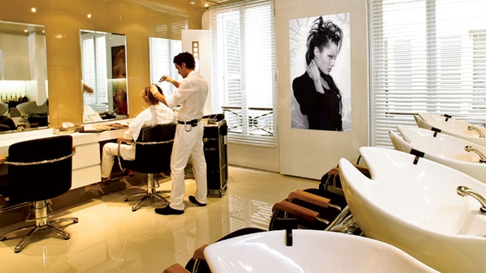 Afganistanda güzellik salonları kapatılıyor! Güzellik salonuna gidiyor musunuz?