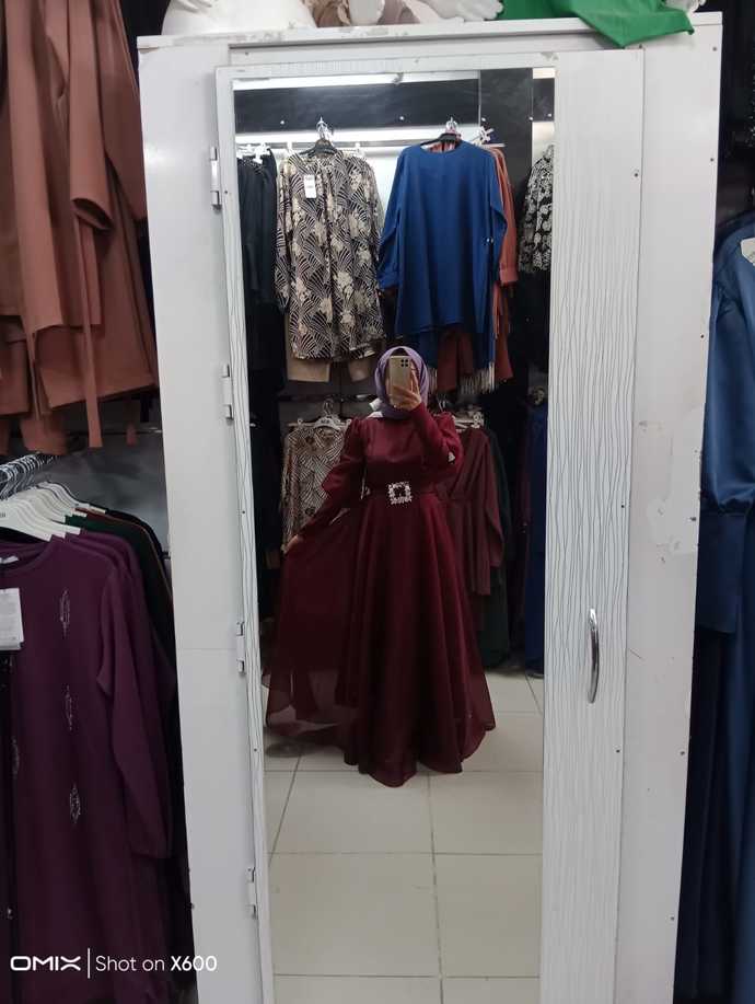 Bu elbise sizce güzel mi, alayım mı?