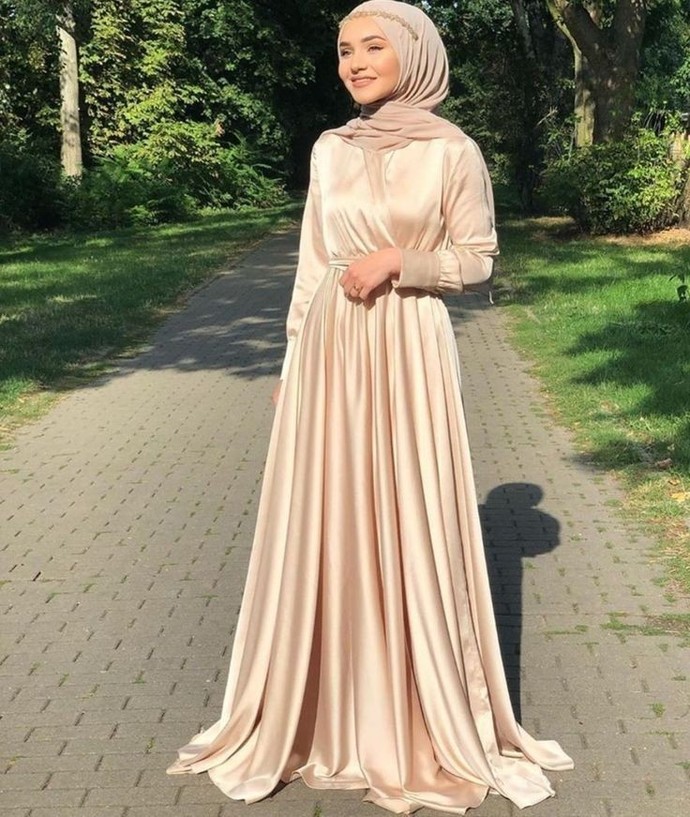Bu elbise sizce güzel mi, alayım mı?