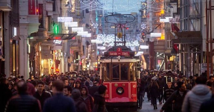 Sizce toplum içerisinde işleyen şeyleri olumsuzluğa sürükleyen şeyler neler?