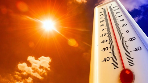 İstanbulun bazı bölgelerinde hava sıcaklığı 40 dereceyi aşmış. Sizin hissettiğiniz kaç derece?