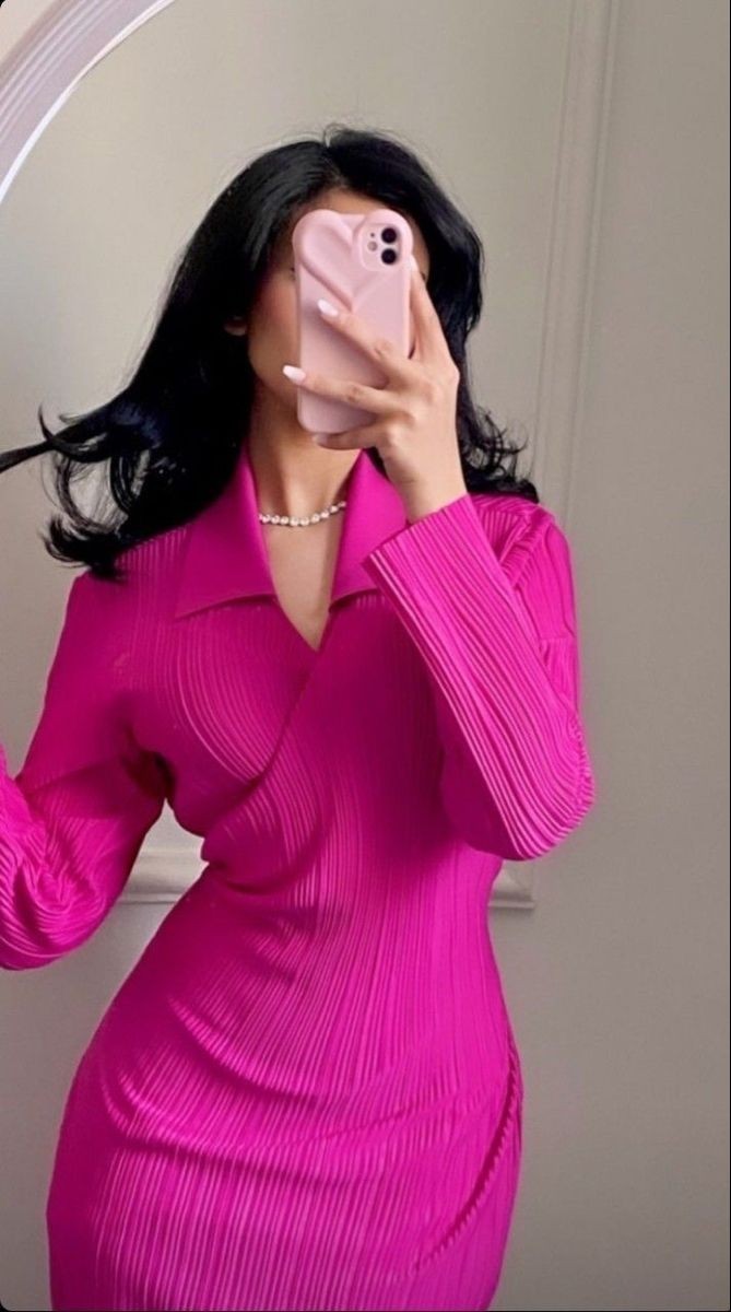 Pembe giyinmeyi sever misiniz?