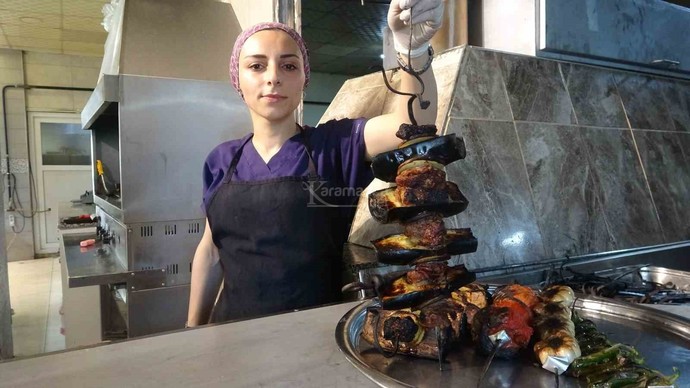 Evlendikten sonra asgari ücretle çalışacağınıza ev hanımı mı olmayı tercih edersiniz?