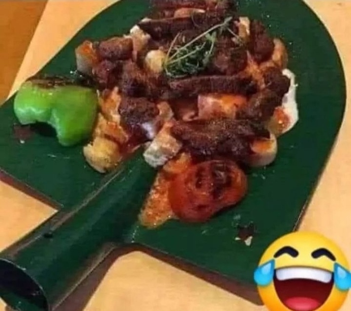 Bir restoranta gittiğinizde bu şekilde önünüze bir sunum gelseydi tepkiniz ne olurdu?