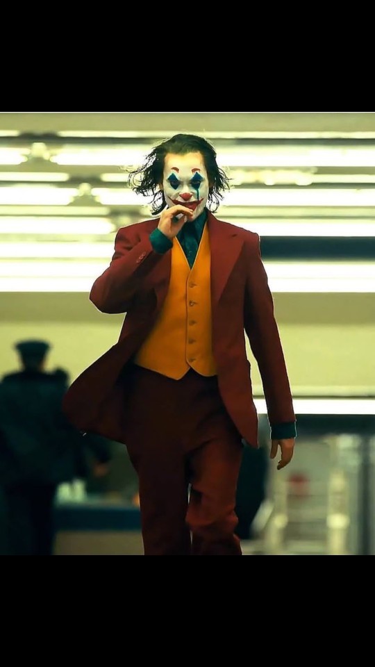 Joker filmini izlerken ağlayan erkek var mıdır?
