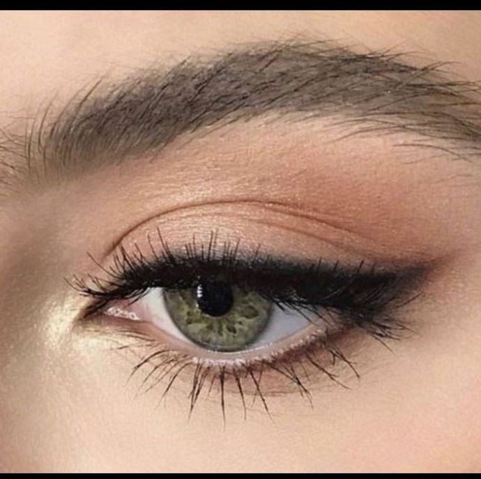 Eyelinerı tek seferde çekebilen var mı?