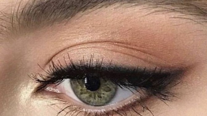 Eyeliner'ı tek seferde çekebilen var mı?