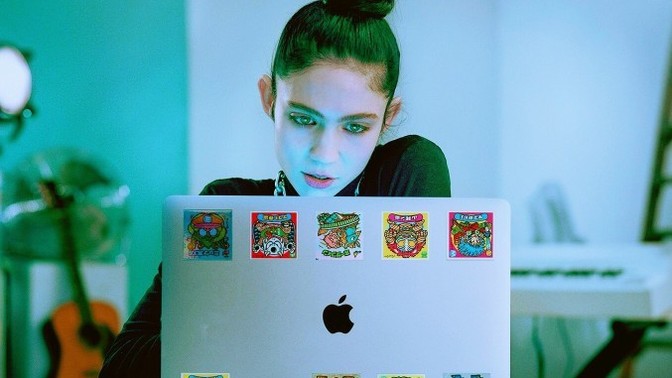 Böyle güzel stickerlar nereden bulabilirim?