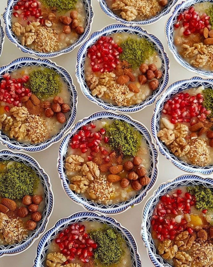 Bugün aşure günü , sever misiniz 😃?