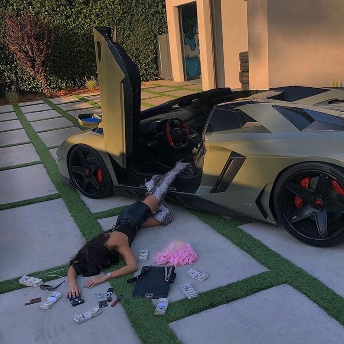 Lamborghini mi daha hızlıdır yoksa ciddi ilişkiden yeni çıkmış kız/erkek mi?