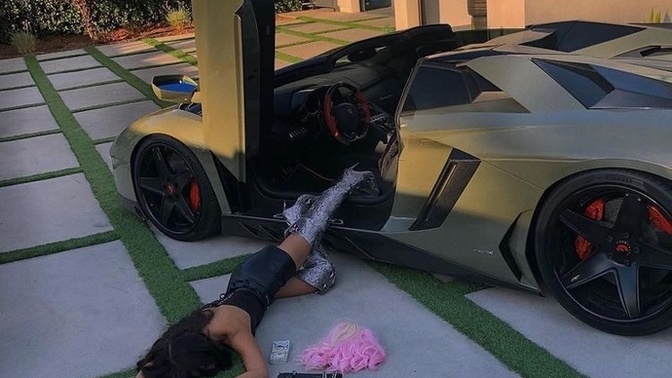 Lamborghini mi daha hızlıdır yoksa ciddi ilişkiden yeni çıkmış kız/erkek mi?