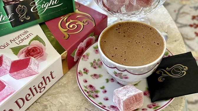Kahvenin yanında lokum mu, bitter çıkolat mı?