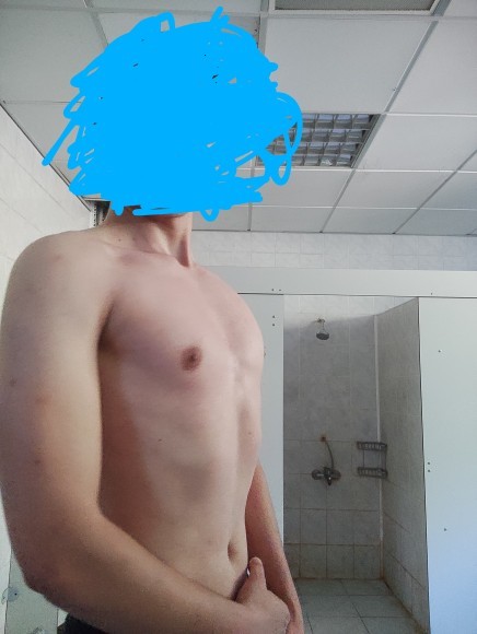Erkekler göğüs kıllarını neden alır?