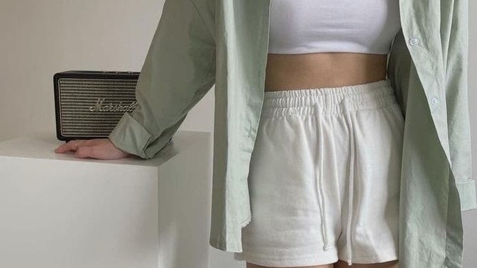 Kız kuzenim böyle giyiniyor sizce seksi bi kombin mi?