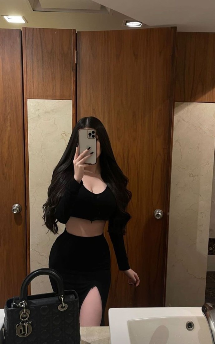 Göbeği açık olan kıyafetleri seksi buluyor musunuz?