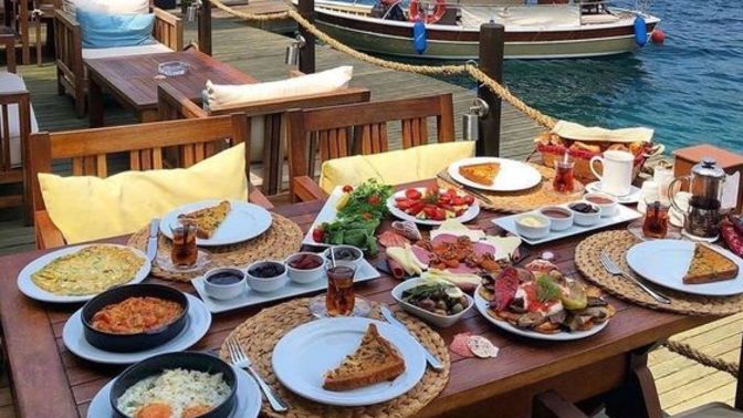 Evde mi kahvaltı yapmayı seviyorsunuz yoksa dışarıda mı?