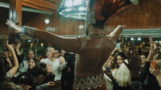 Kadınlar neden zenne oynatır 💃 ?