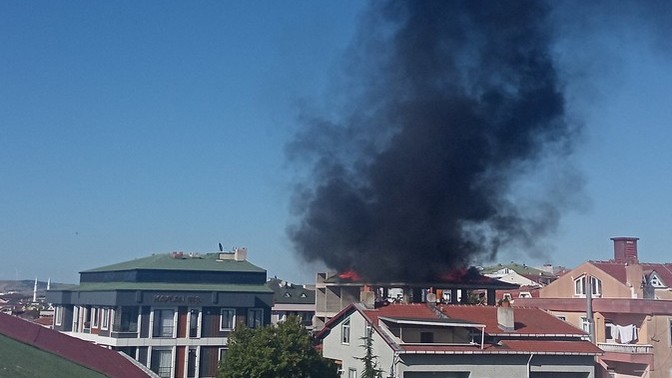 Bina yanıyor itfaiye çağrılmış. Bi daha çağrılmalı mı sizce?