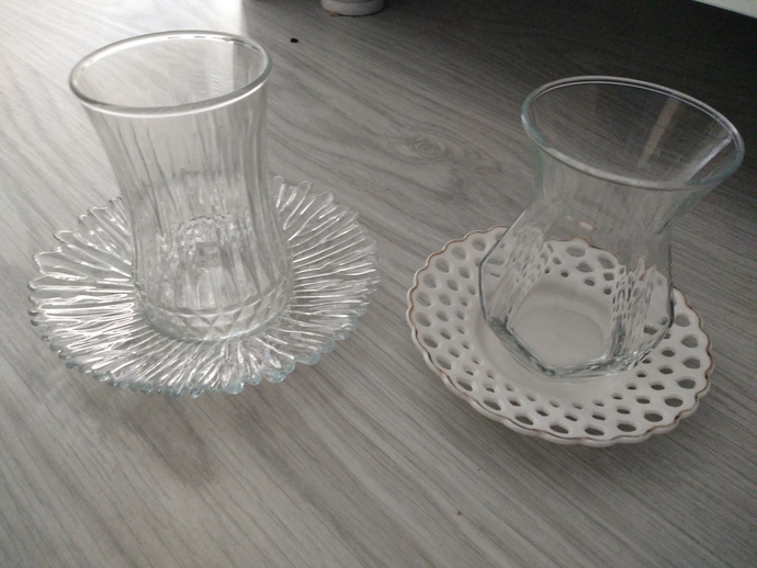 Çay tabağı artık demode mi oldu?