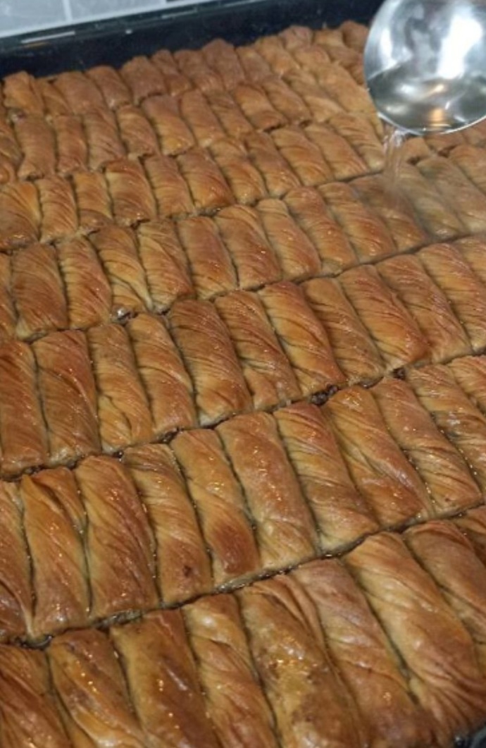 El açması cevizli burma baklava sever misiniz?