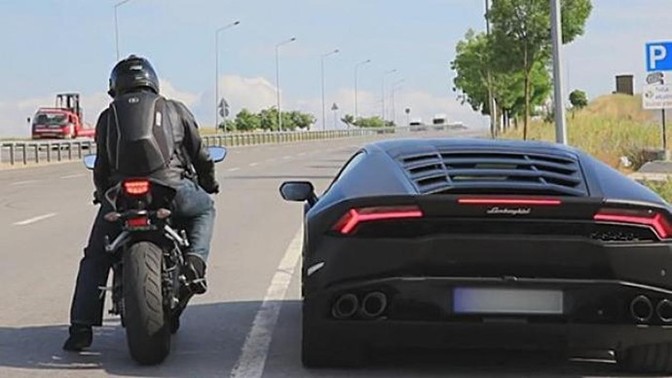 Araba sürmek mi daha kolay, motor mu?