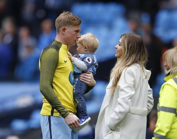 Kevin De Bruyne: Fazla arkadaşım yok. Erkek adamın en iyi arkadaşı, sevdiği kadın olur demiş. Sizce de öyle midir?