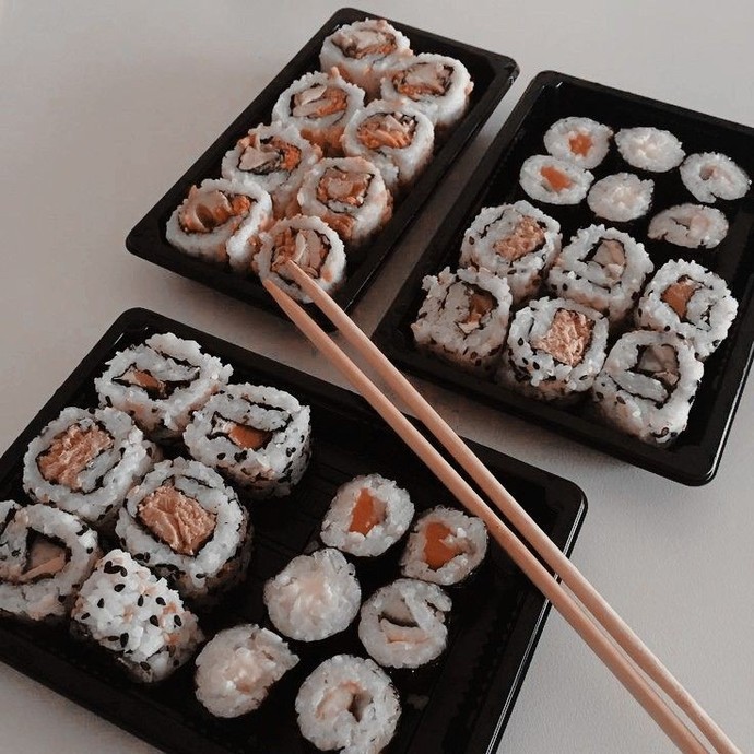 Sushinin en çok çiğ halini mi seviyorsunuz, pişmiş halini mi?