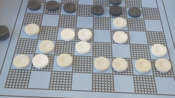 Monopoly oynamak mı daha zevkli yoksa dama oynamak mı?