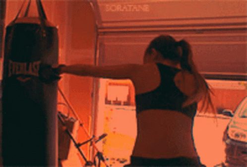 Sevgiliniz dövüş sporu ile ilgilense ondan korkar mısınız?