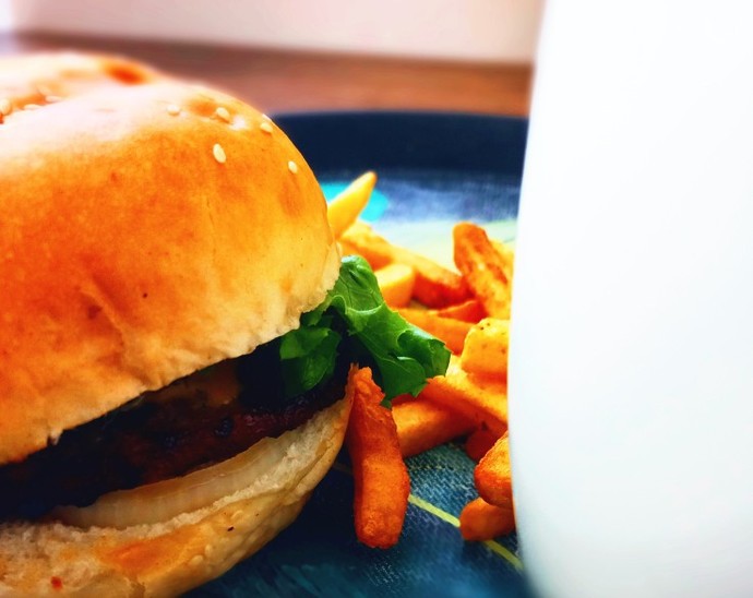 Hamburgerin yanına en çok hangi içecek yakışıyor?