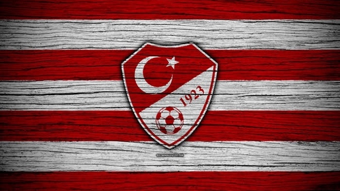 A Milli Futbol takımımız uluslararası bir başarıya sizce neden ulaşamıyor?