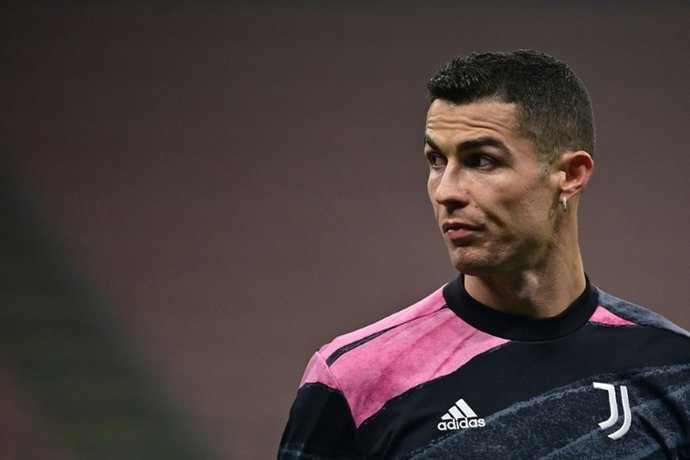 Dünyanın en iyi futbolcusu kim?