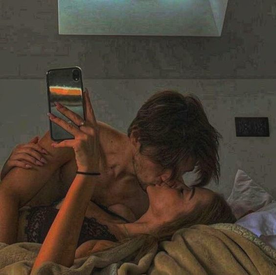 Her anı fotoğraflamak isteyen sevgiliden olur mu?