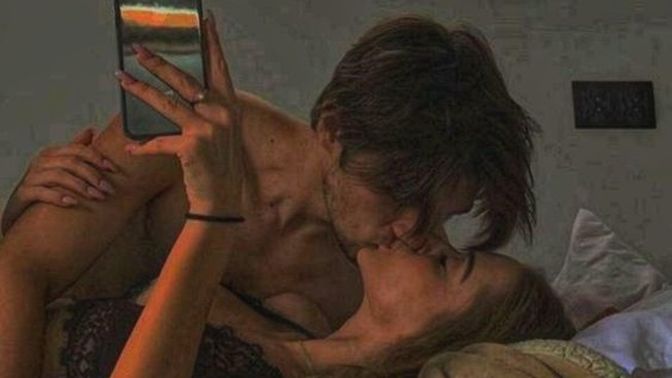 Her anı fotoğraflamak isteyen sevgiliden olur mu?