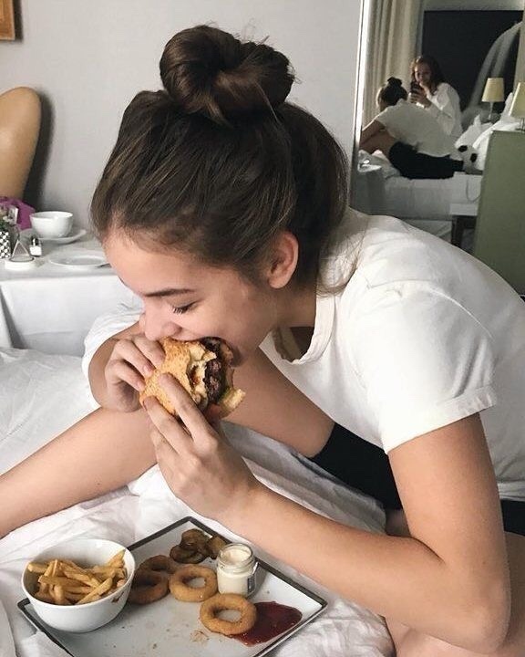 Aşırı yemek yiyorum psikolojik olabilir mi?