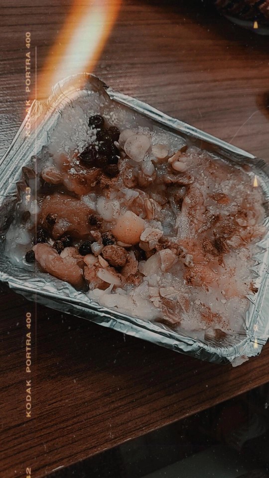Şu an çay getirse biri size yanına ne isterdiniz?