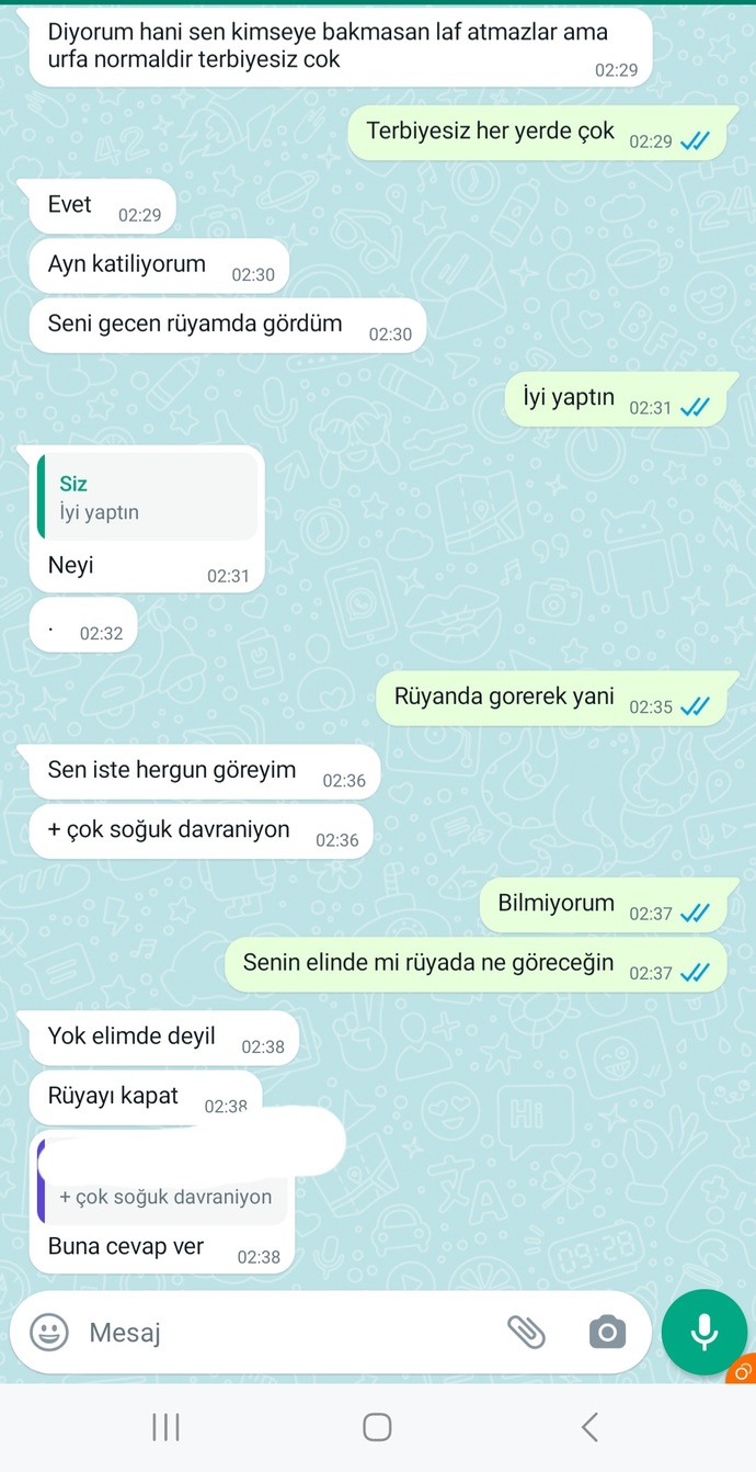 Sevgilim böyle mesajlar attı. Bana çirkin demek istedi. Ayrılmalı mıyım?