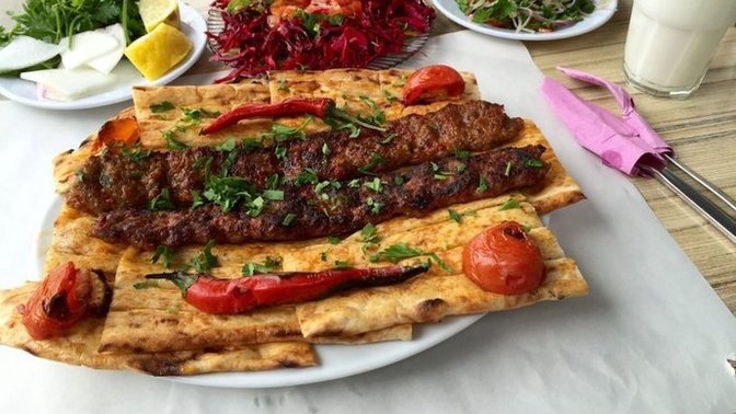 Kahvaltıda Adana kebap yiyebilir misiniz?